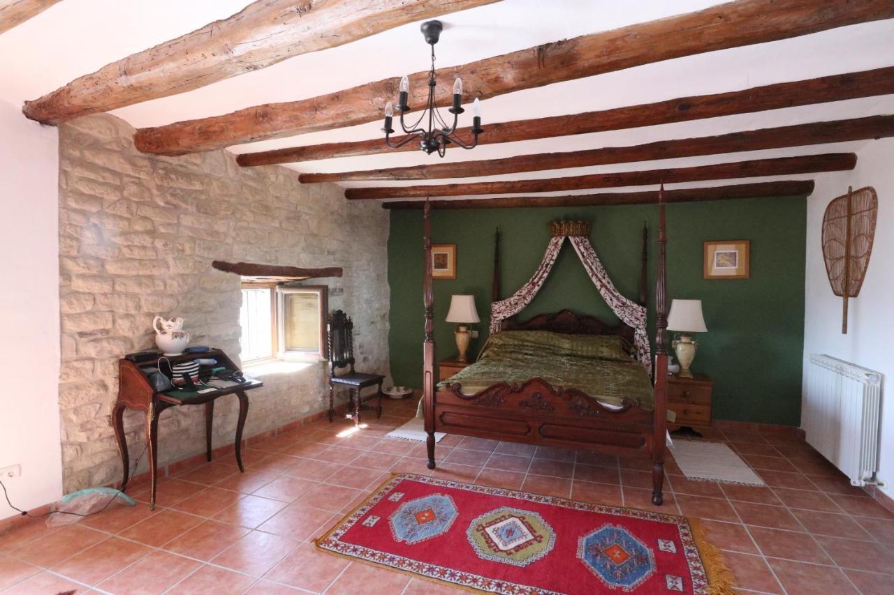 Casa Amparo Bed & Breakfast San Martin de Unx Exterior photo